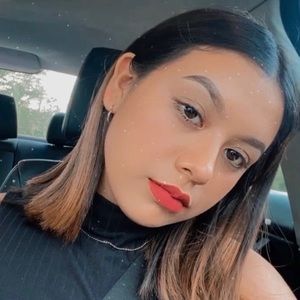 Meet your Posher, Daniela